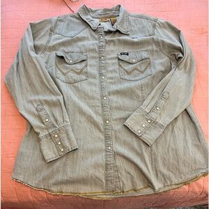 XXL Vintage Looking Wrangler Long Sleeve Button Down Snap Clasp Buttons